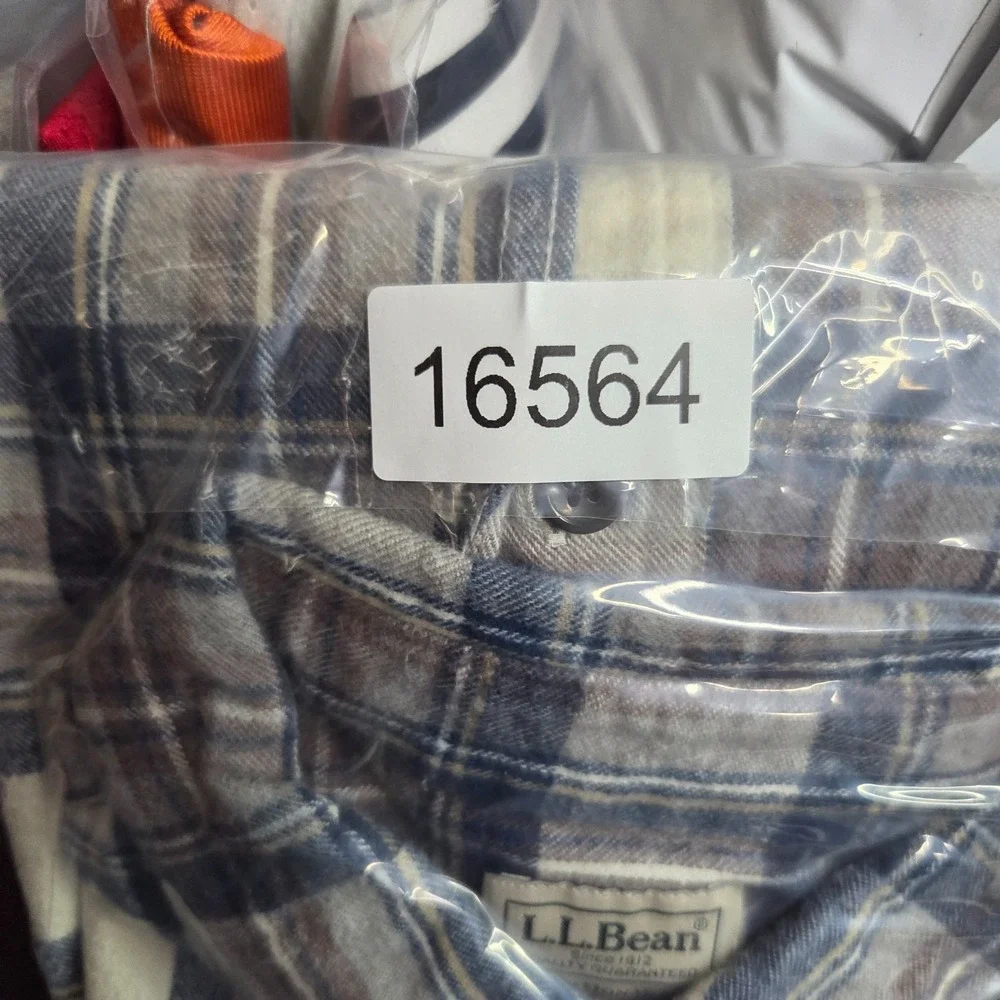 L.L. Bean Scotch Plaid Flannel Shirt Mens Medium M Blue Traditional Fit Classic